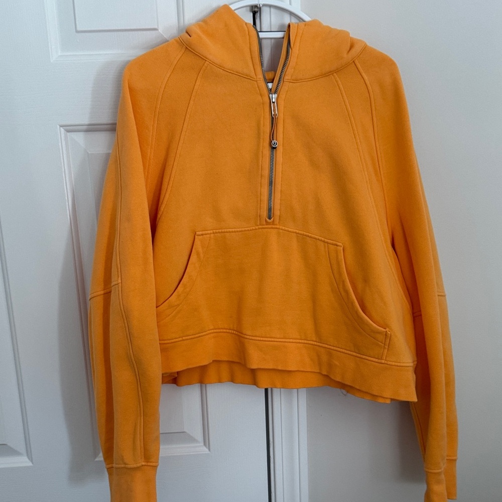 Women's Orange cropped lululemon scuba